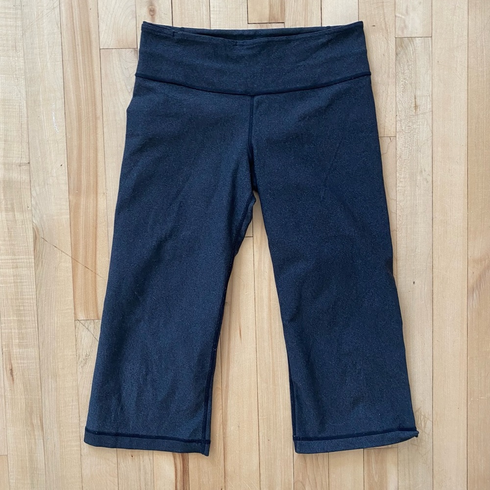 Lululemon reversible crops size 4